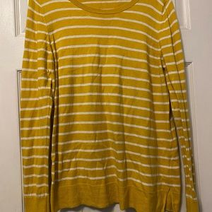 OLD NAVY yellow and white sweater. size large